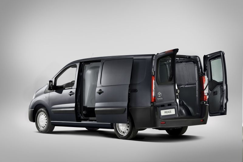 Toyota proace минивэн